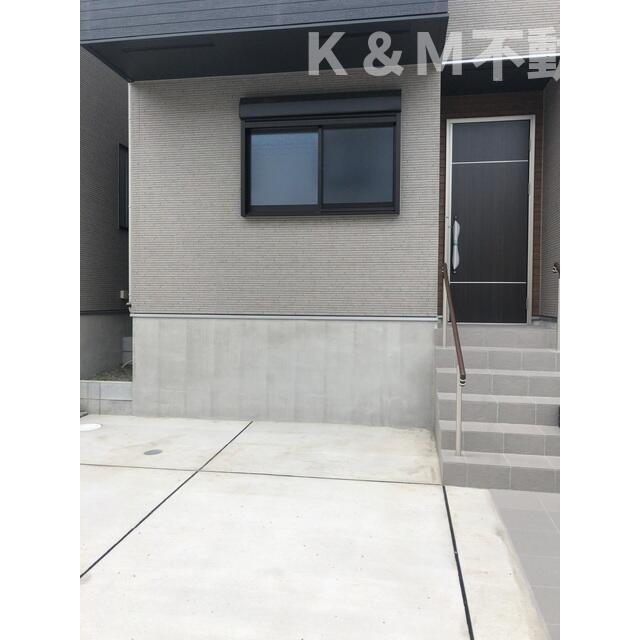 駐車場　駐車場に車を止められます