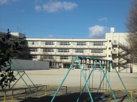 小学校　新座市立東北小学校（小学校）まで844m