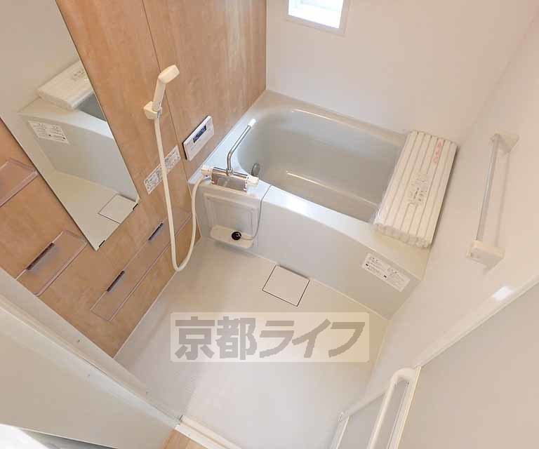 バス・シャワールーム　追い焚き機能付きのお風呂です・