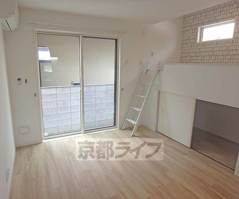 居室・リビング　２０２０年完成、ロフト付きの単身向けアパート登場！