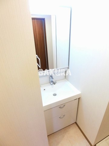 洗面設備　身支度に欠かせない独立洗面台♪