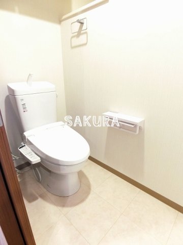 トイレ　嬉しい温水洗浄便座♪