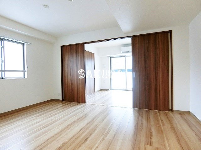 居室・リビング　開放感のあるゆったりとしたお部屋です♪