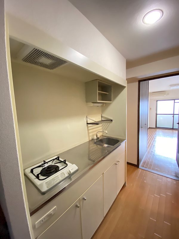 キッチン　違うお部屋の写真です。ご参考までに