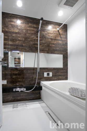 バス・シャワールーム　コンパクトで使いやすいお風呂です