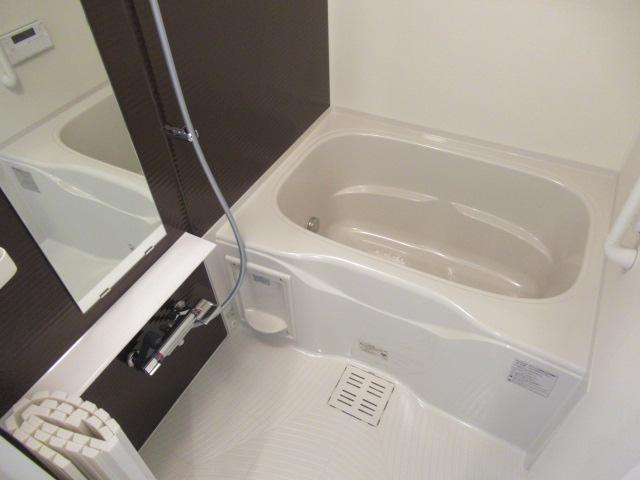 バス・シャワールーム　追焚機能付きバス