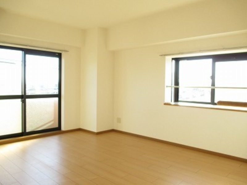 居室・リビング　図面と現状に相違がある場合には現状を優先