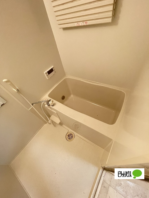 バス・シャワールーム　１０２