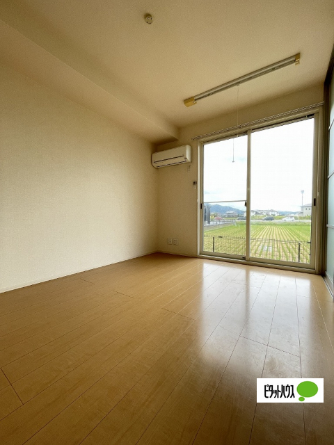 居室・リビング　１０２