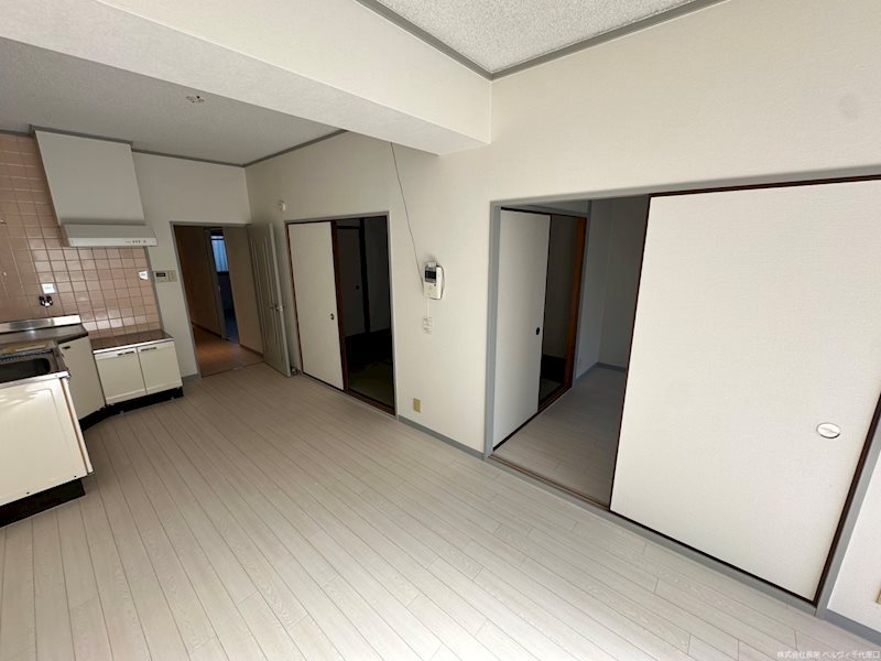 居室・リビング　※類似タイプ・別号室の写真です★（実際のお部屋とは異なります