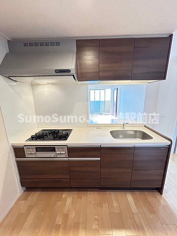 キッチン　コンパクトなキッチンで掃除もラクラク