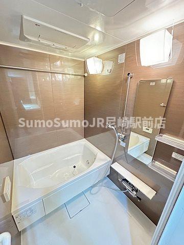 バス・シャワールーム　コンパクトで使いやすいお風呂です