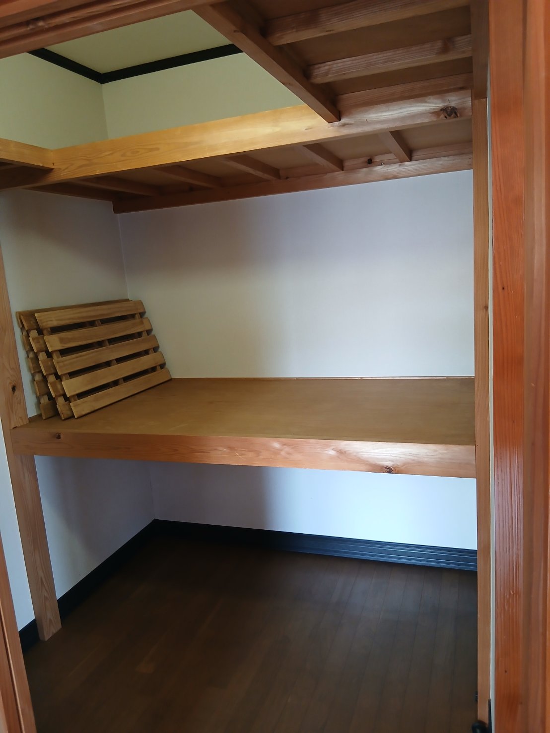 収納　2階に収納部屋もございます。