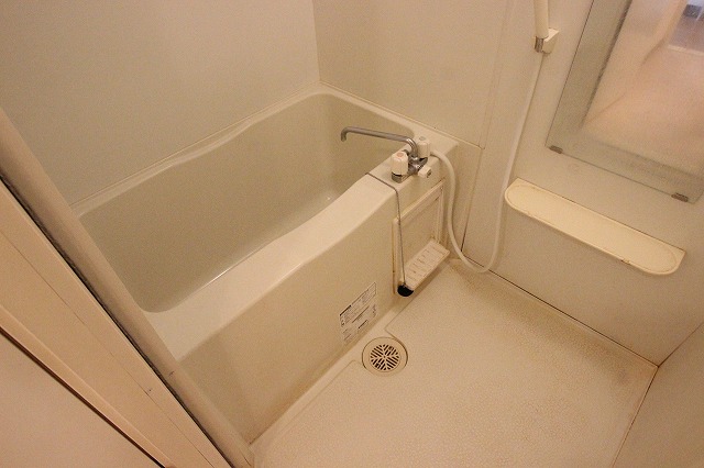 バス・シャワールーム　同物件別号室のものです。