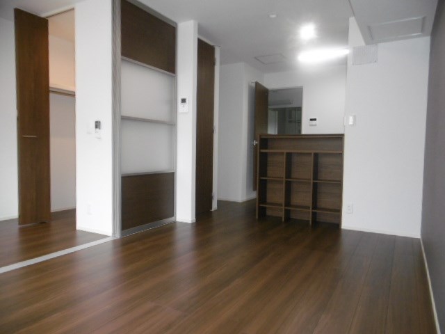 居室・リビング　※写真は203号室です。ご参考下さい。