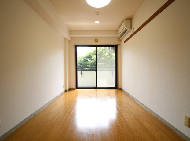 居室・リビング　内見予約受付中、お気軽にお問い合わせください。【0037-6