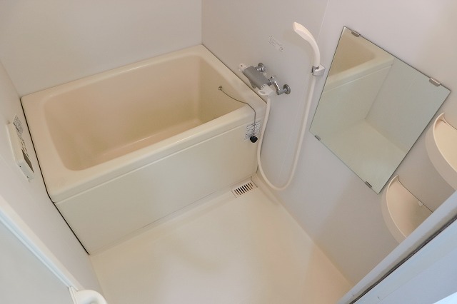 バス・シャワールーム　もちろん追いだき機能もあります