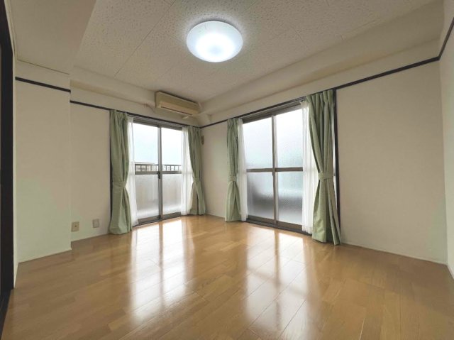 居室・リビング　ゆったり過ごせる居間です