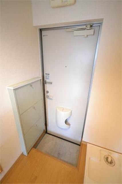 玄関　（別タイプ参考写真）Vivre池袋　豊島区西池袋２