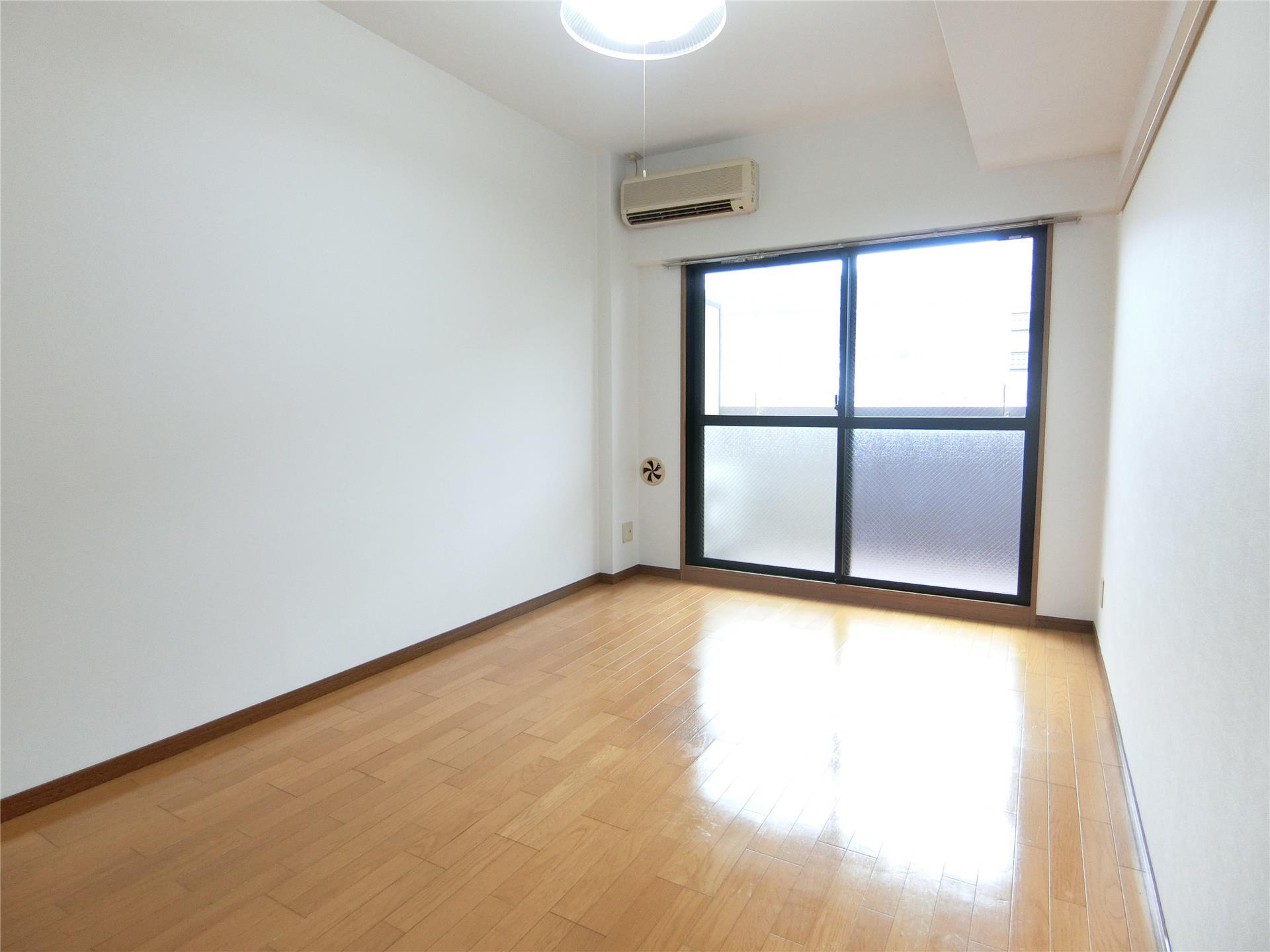 居室・リビング　エアコン付きの洋室7.5帖♪（同仕様画像）