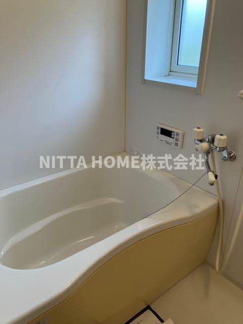 バス・シャワールーム　追い焚き機能付きの浴室です◇