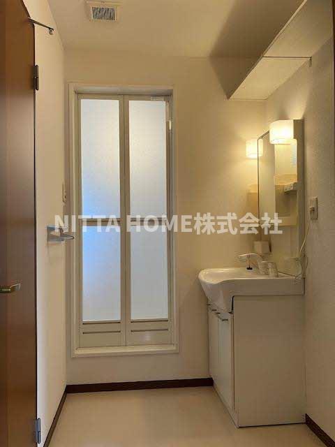 洗面設備　独立洗髪洗面台がついていて便利★