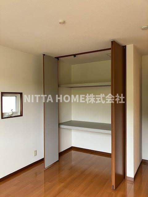 収納　洋室についている収納です〇