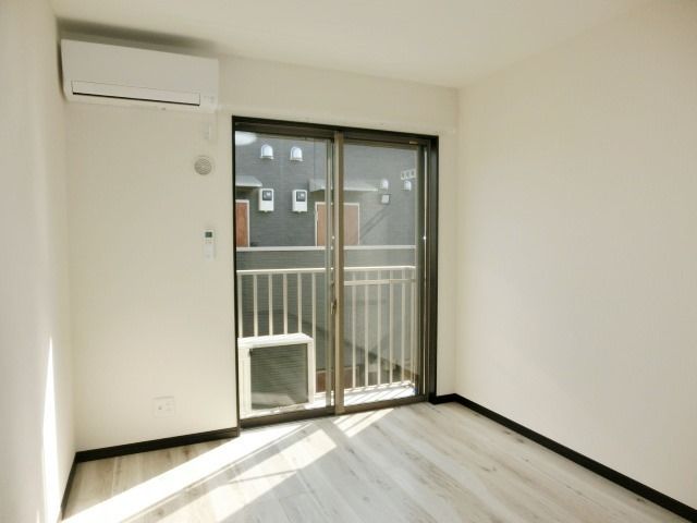 その他部屋・スペース　窓も大きく明るいですね