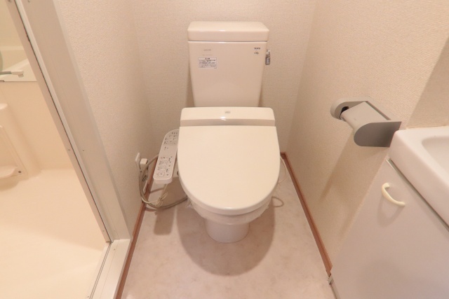 トイレ　※別室の参考写真の為、現況優先です。