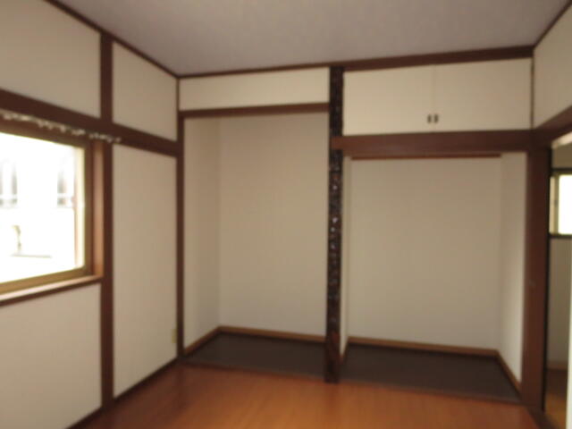 居室・リビング　２階洋室(1)（６畳）