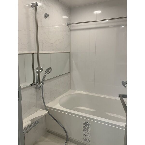 バス・シャワールーム　※別部屋の参考写真です。