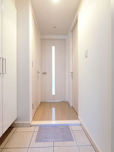 玄関　玄関　※2018年4月撮影