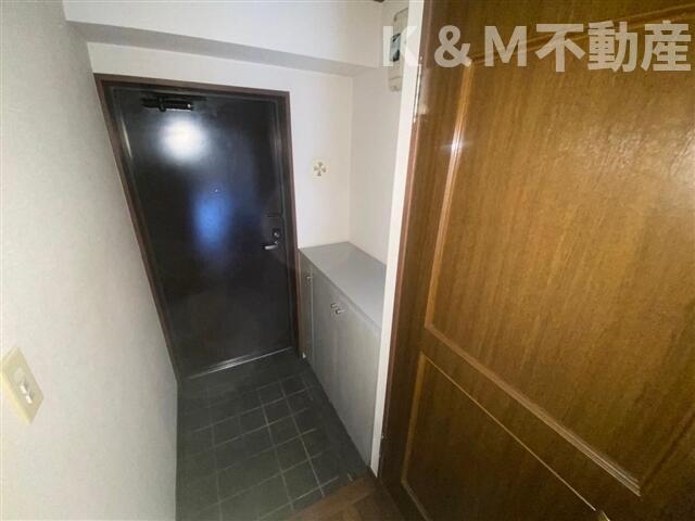 玄関　収納もある玄関です