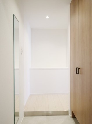 玄関　※こちらのお写真は他部屋になり参考写真です