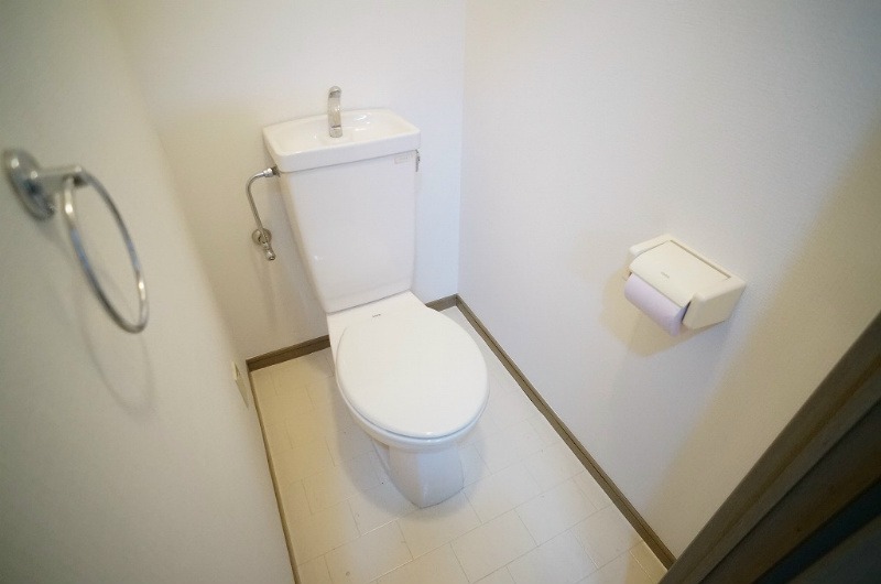 トイレ　別号室