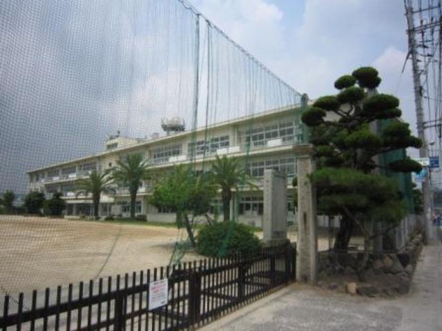 小学校　倉敷市立船穂小学校（小学校）まで299m