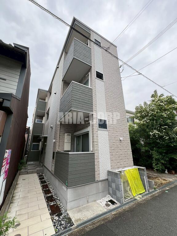 建物外観　2019年完成、大手ハウスメーカー施工のデザイナーズアパー