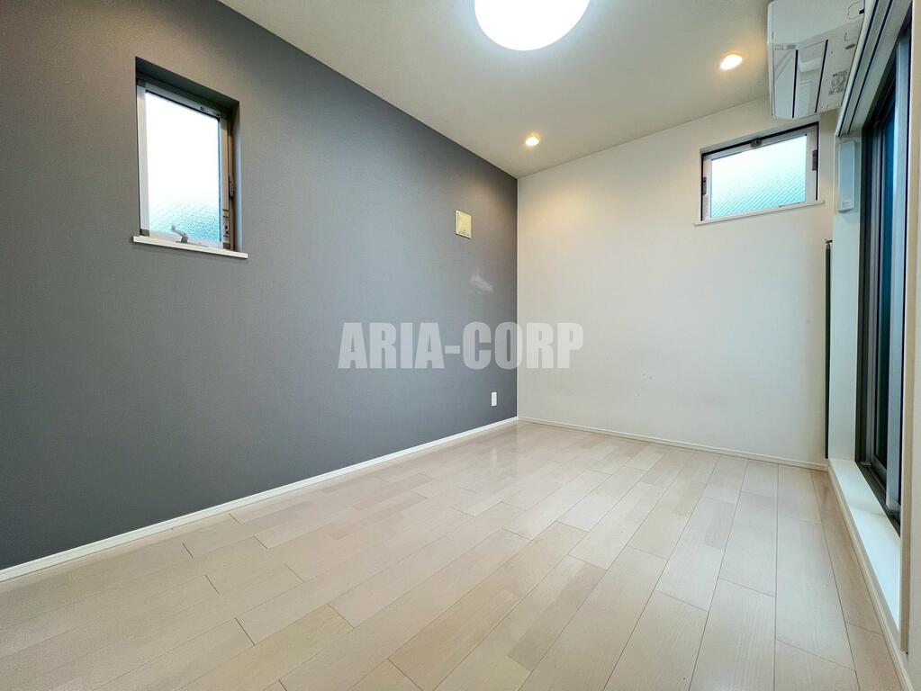 居室・リビング　白を基調としたお洒落な空間です！