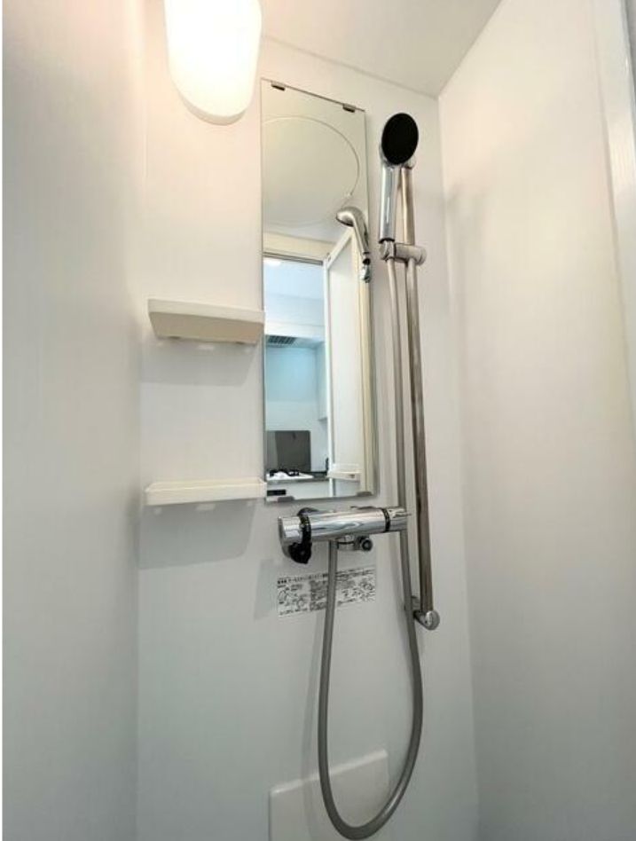 バス・シャワールーム　シャワールーム・トイレ別