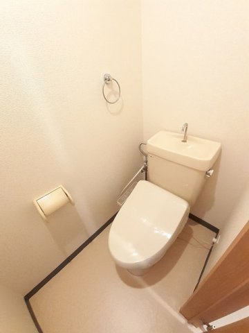 トイレ　清潔感のあるトイレです