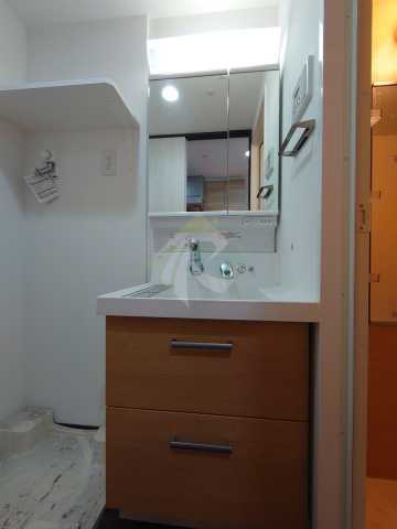 洗面設備　別部屋の参考写真です