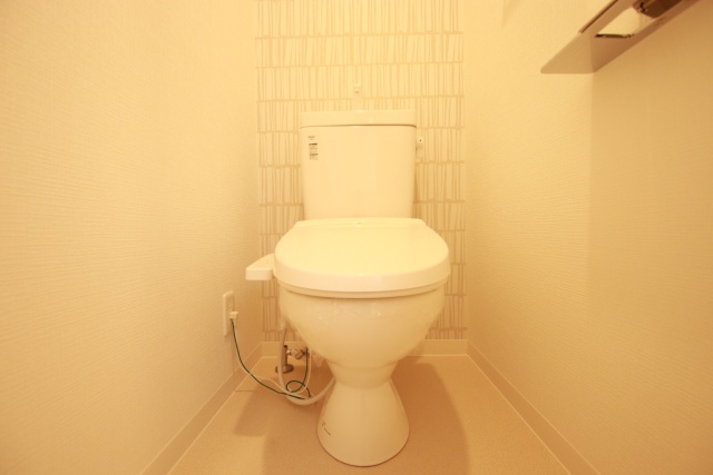 トイレ　※別室の参考写真の為、現況優先です。