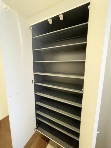 玄関　シューズボックス付きの玄関です★