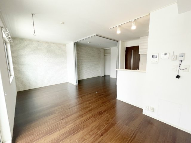 居室・リビング　広いリビングです☆