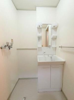 洗面設備　参考写真・同建物内別室