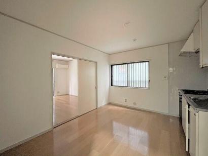 居室・リビング　別号室参考写真