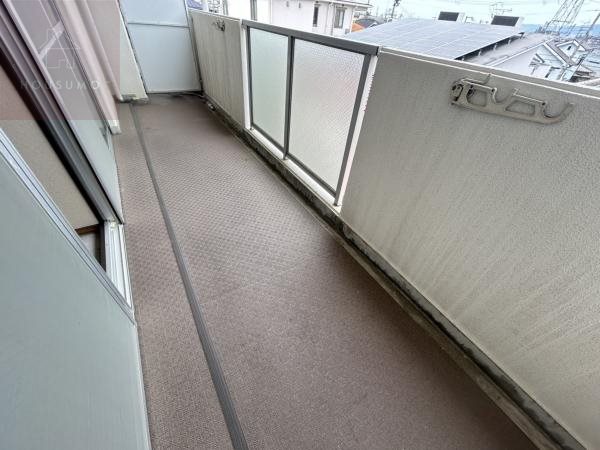 バルコニー　陽当たり良好なバルコニーです