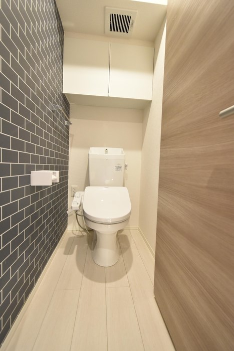 トイレ　温水洗浄便座付きトイレ