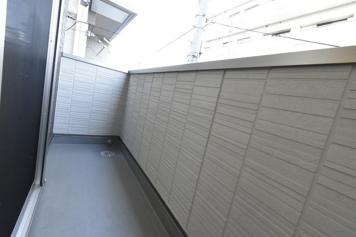 バルコニー　晴れた日には洗濯物が干せます