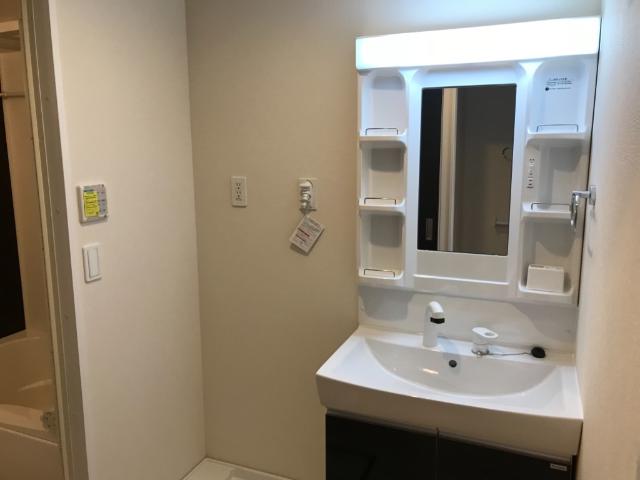 洗面設備　洗髪洗面化粧台